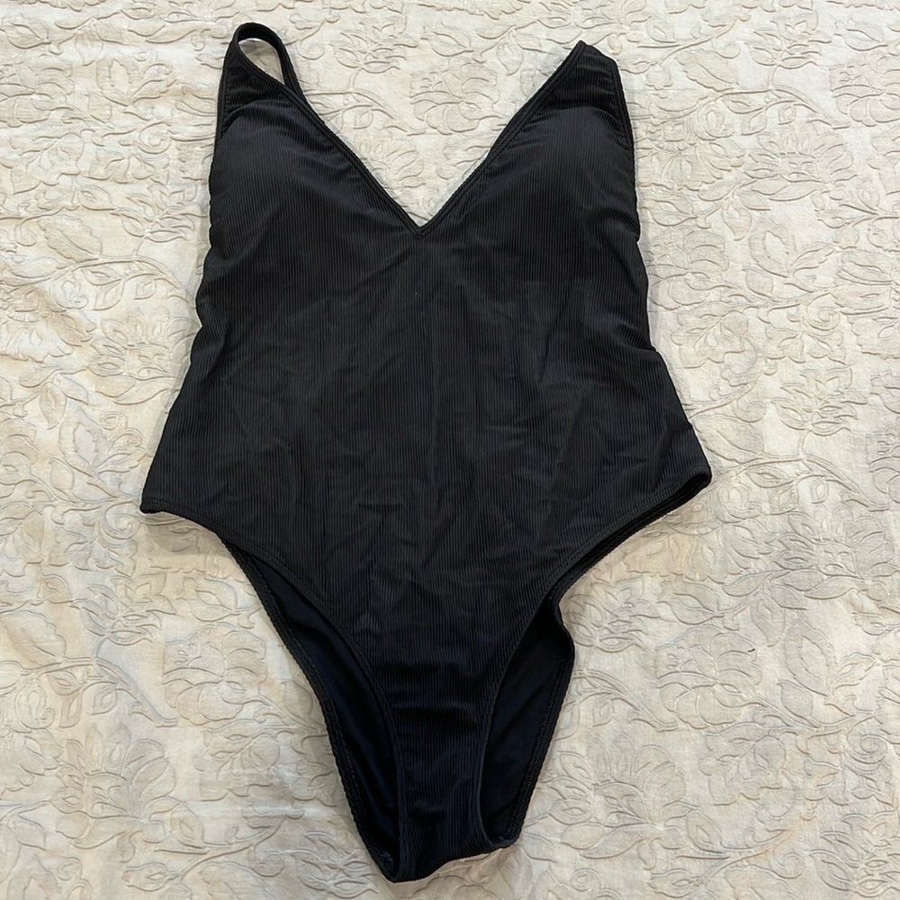 Abercrombie & Fitch Black Once-piece!